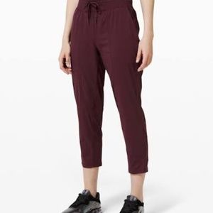 Lululemon 🍋 Dance Studio Pant II Crop